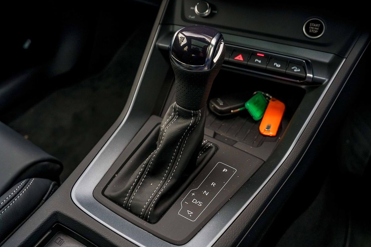 2025 Audi Q3 40 TFSI S line F3