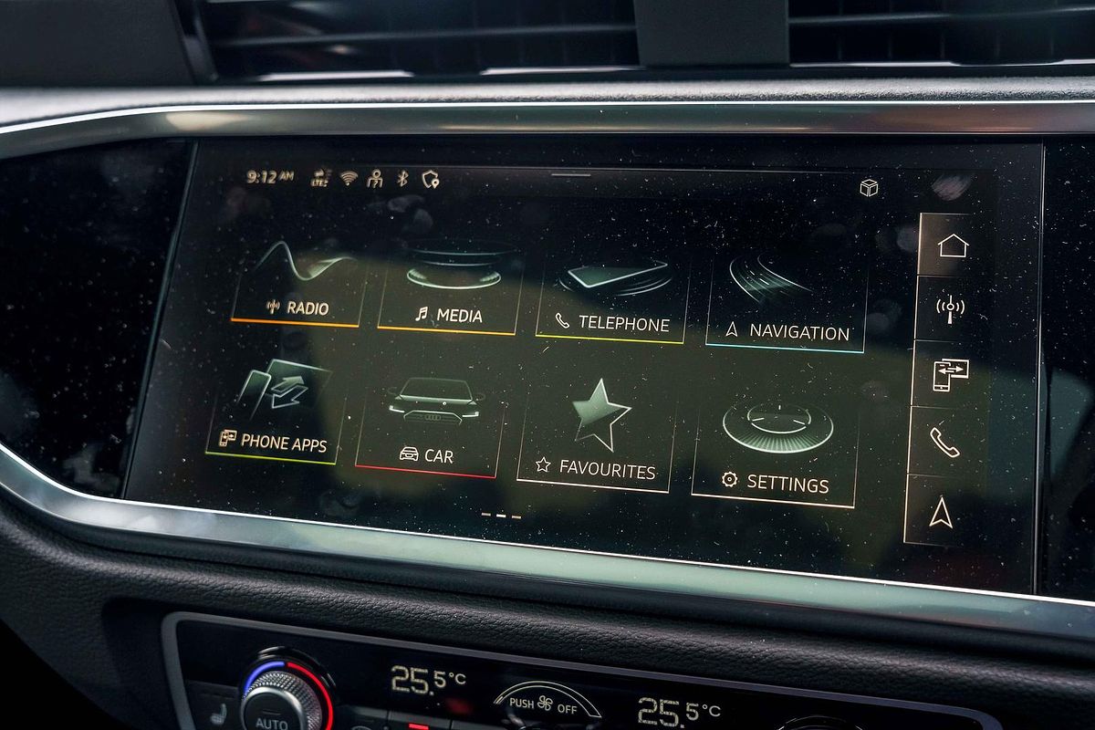 2025 Audi Q3 40 TFSI S line F3