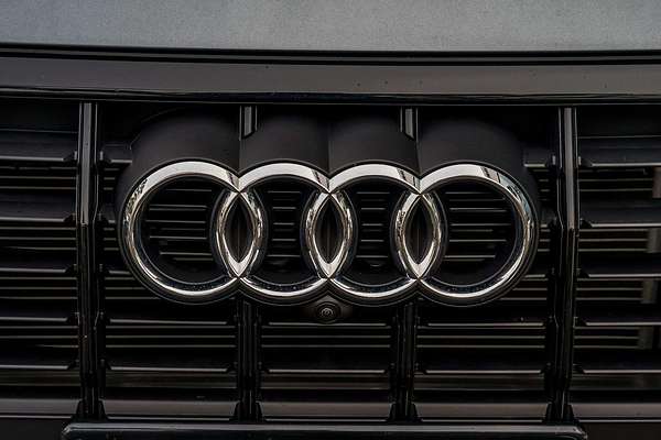 2025 Audi Q3 40 TFSI S line F3