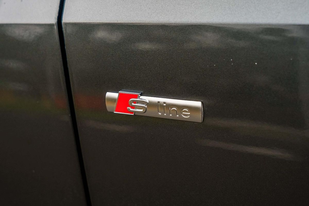 2025 Audi Q3 40 TFSI S line F3