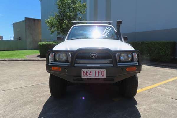 2003 Toyota Hilux KZN165R 4X4
