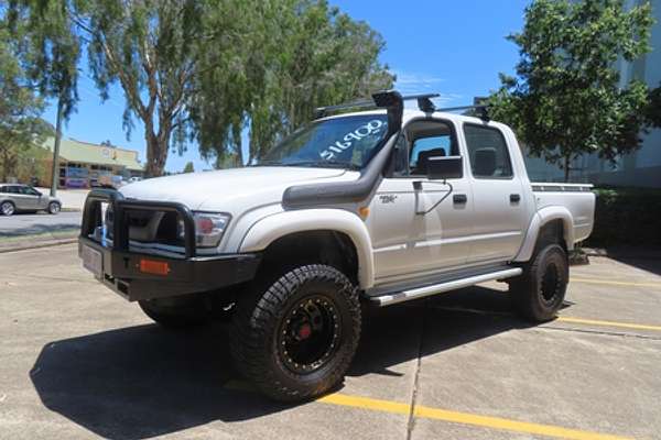 2003 Toyota Hilux KZN165R 4X4