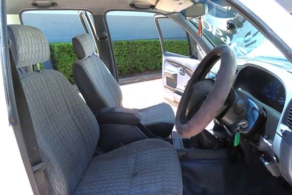 2003 Toyota Hilux KZN165R 4X4