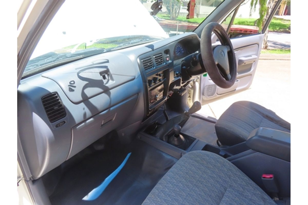 2003 Toyota Hilux KZN165R 4X4