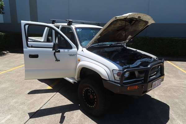 2003 Toyota Hilux KZN165R 4X4