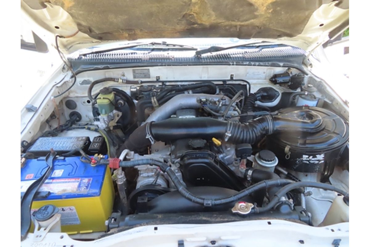 2003 Toyota Hilux KZN165R 4X4