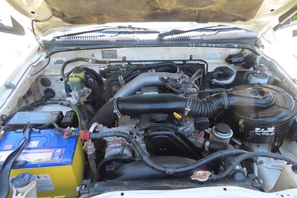 2003 Toyota Hilux KZN165R 4X4