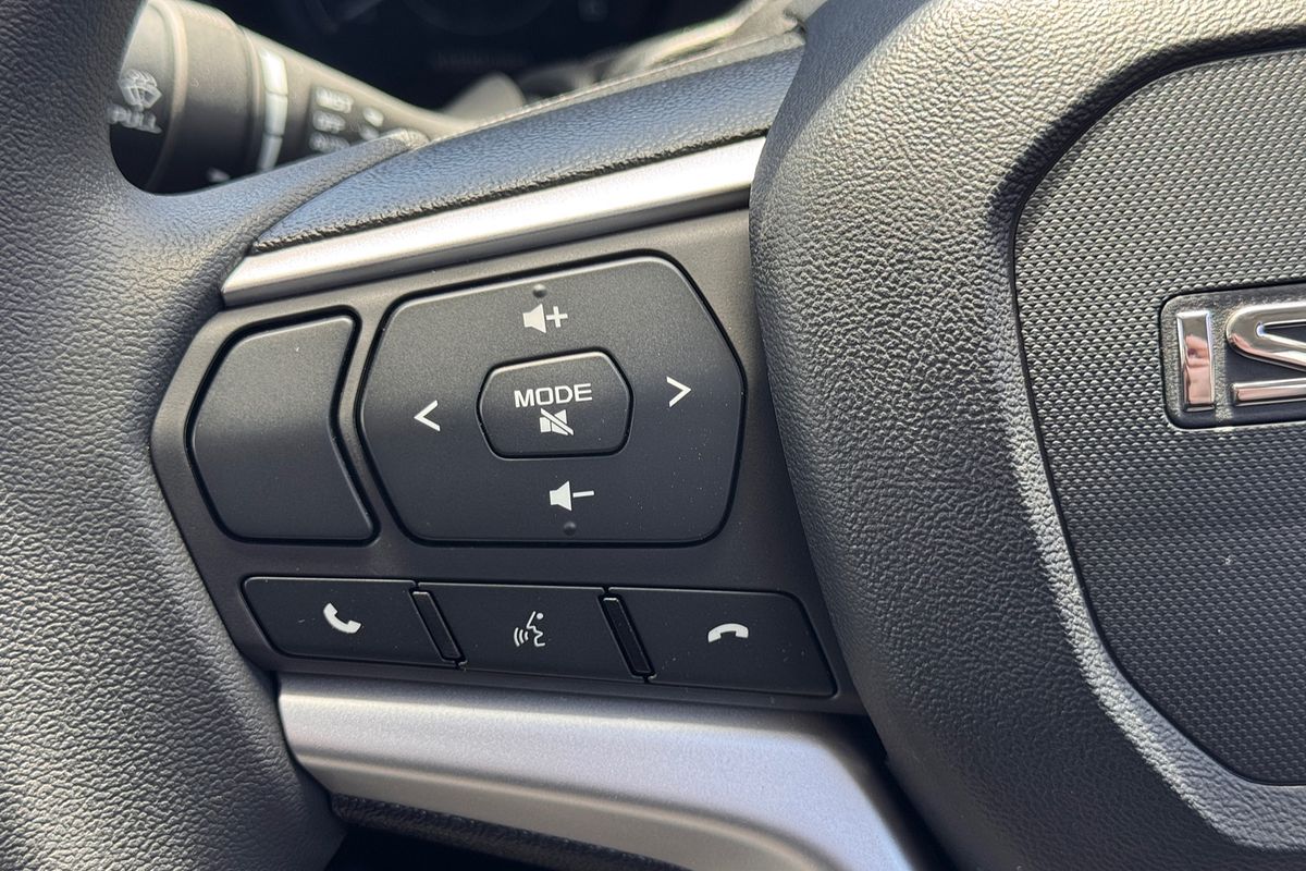 2025 Isuzu D-MAX SX 4X4