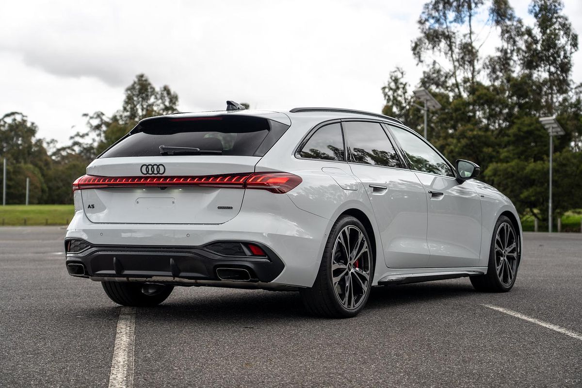 2025 Audi A5 e-hybrid S-Line B10