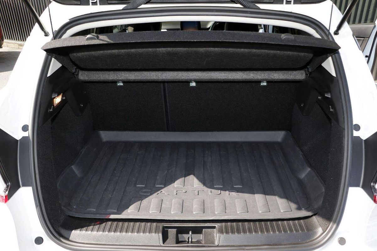 2022 Renault Captur Intens XJB