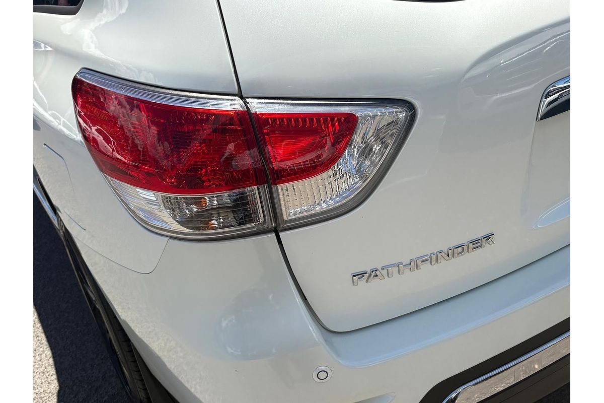 2016 Nissan Pathfinder Ti R52