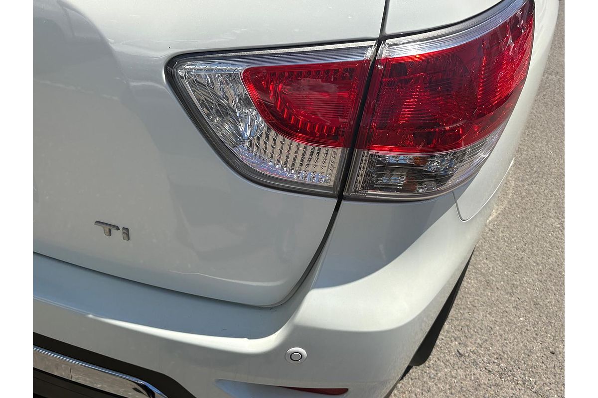 2016 Nissan Pathfinder Ti R52