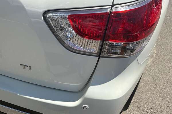 2016 Nissan Pathfinder Ti R52