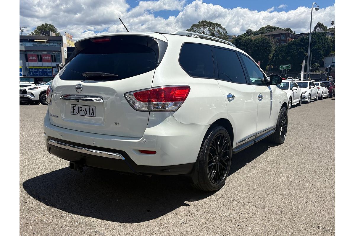 2016 Nissan Pathfinder Ti R52