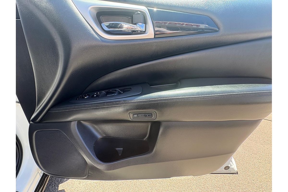 2016 Nissan Pathfinder Ti R52