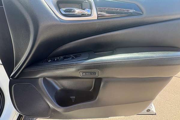 2016 Nissan Pathfinder Ti R52