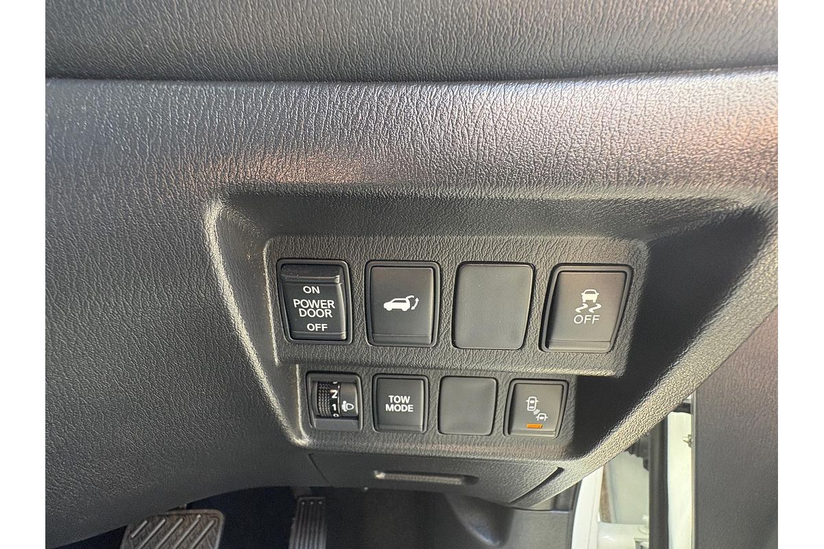 2016 Nissan Pathfinder Ti R52