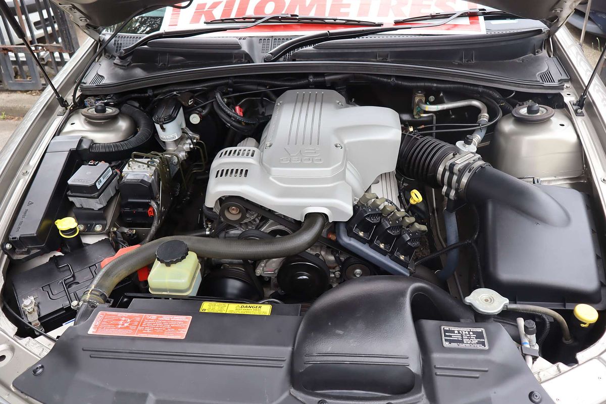 2002 Holden Commodore Acclaim VX II