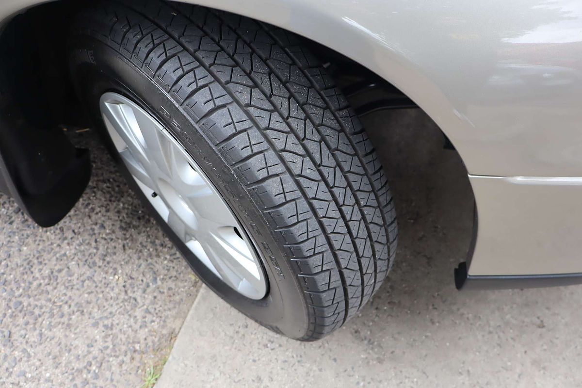 2002 Holden Commodore Acclaim VX II