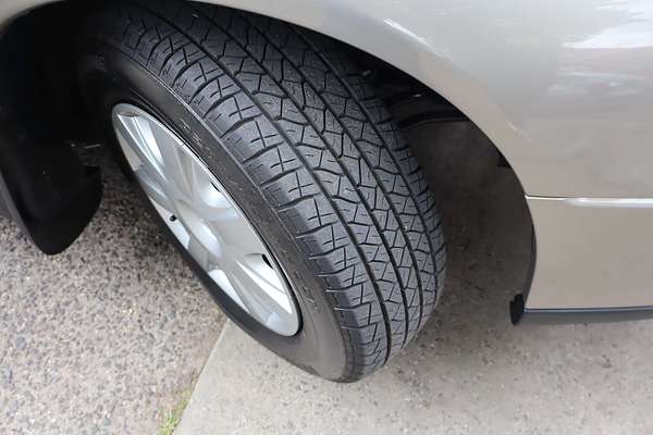 2002 Holden Commodore Acclaim VX II