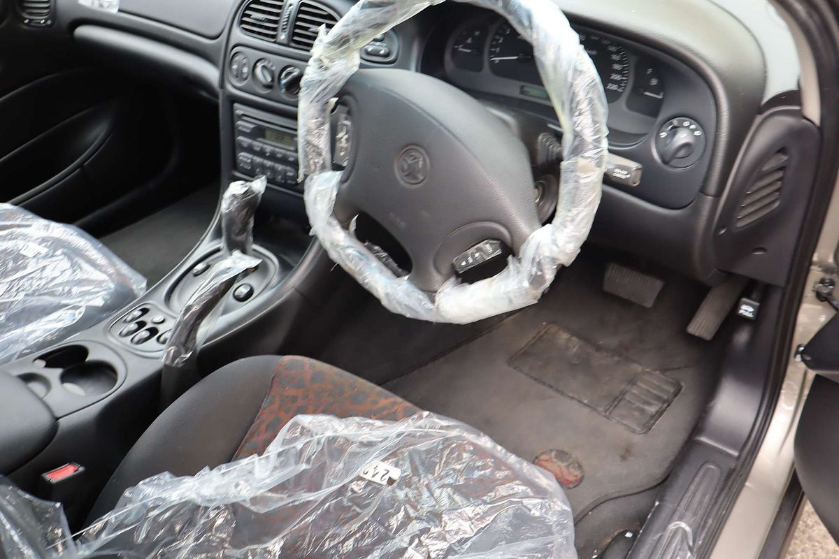 2002 Holden Commodore Acclaim VX II