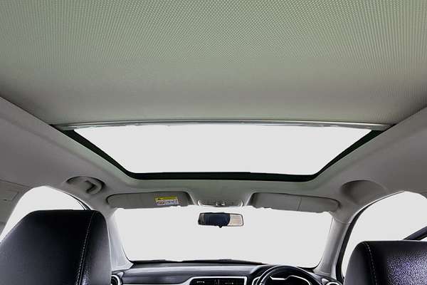 2021 MG ZS Essence AZS1