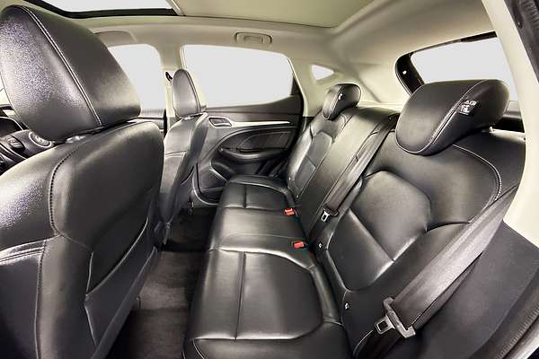 2021 MG ZS Essence AZS1