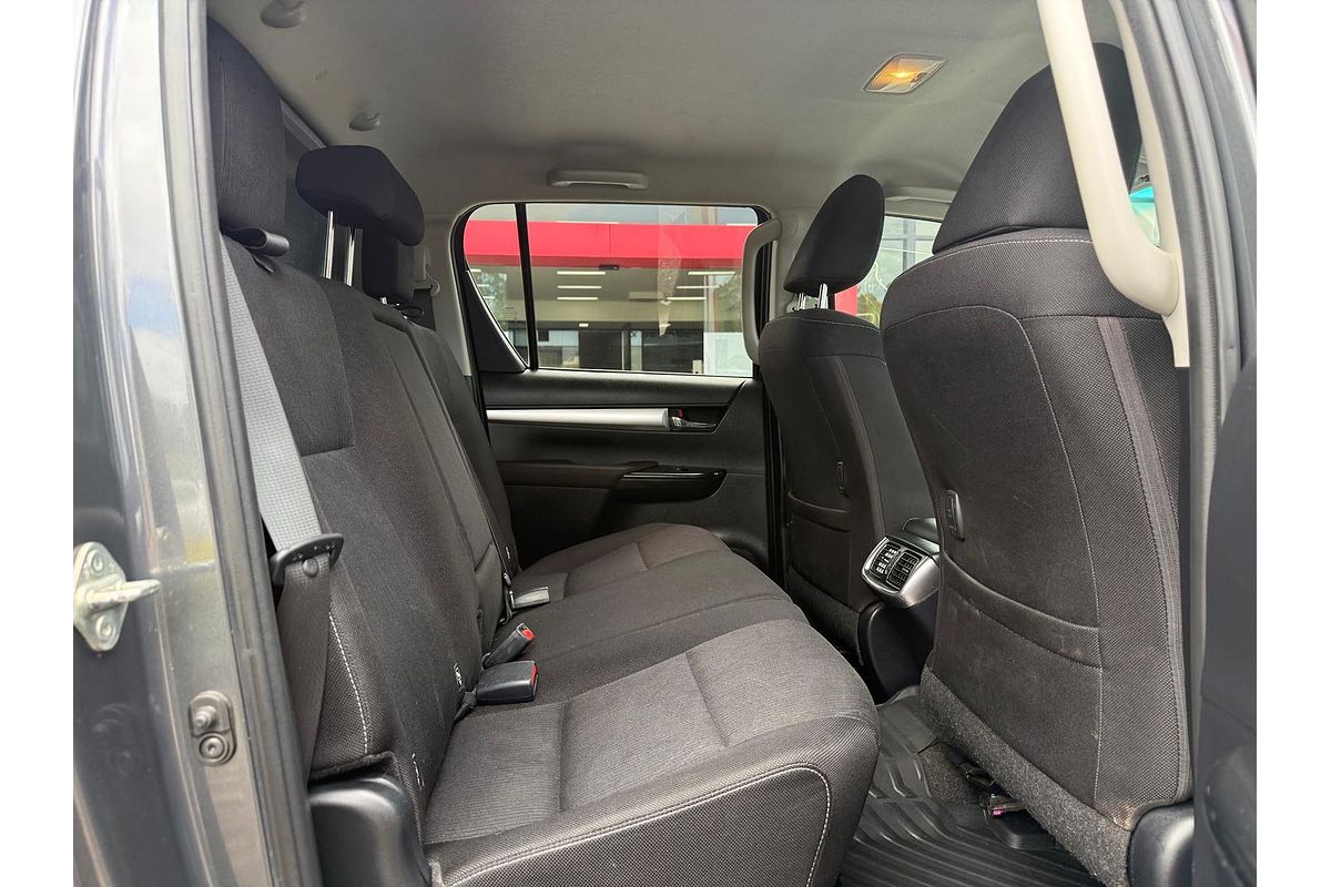 2020 Toyota Hilux SR5 GUN126R 4X4