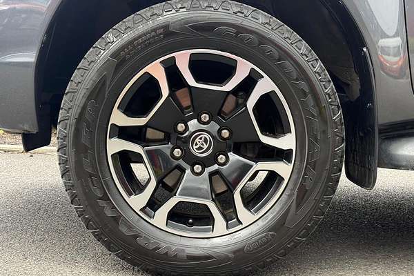 2020 Toyota Hilux SR5 GUN126R 4X4