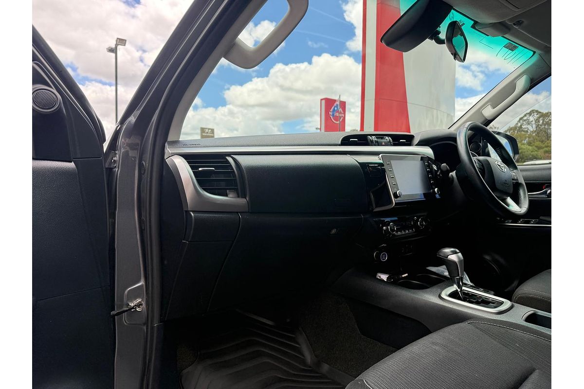 2020 Toyota Hilux SR5 GUN126R 4X4