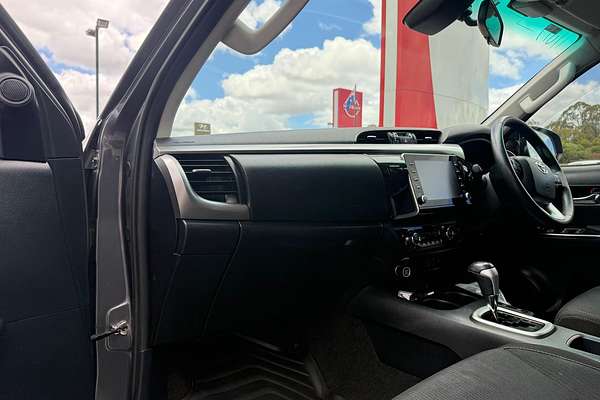 2020 Toyota Hilux SR5 GUN126R 4X4