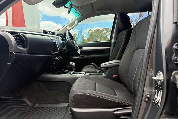 2020 Toyota Hilux SR5 GUN126R 4X4