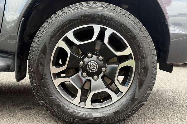 2020 Toyota Hilux SR5 GUN126R 4X4