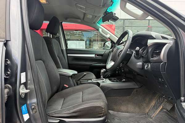 2020 Toyota Hilux SR5 GUN126R 4X4