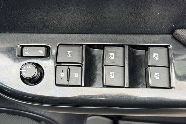 2020 Toyota Hilux SR5 GUN126R 4X4