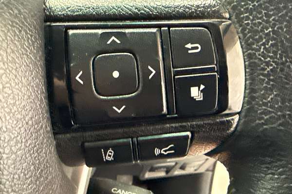 2019 Toyota Hilux SR5 GUN126R