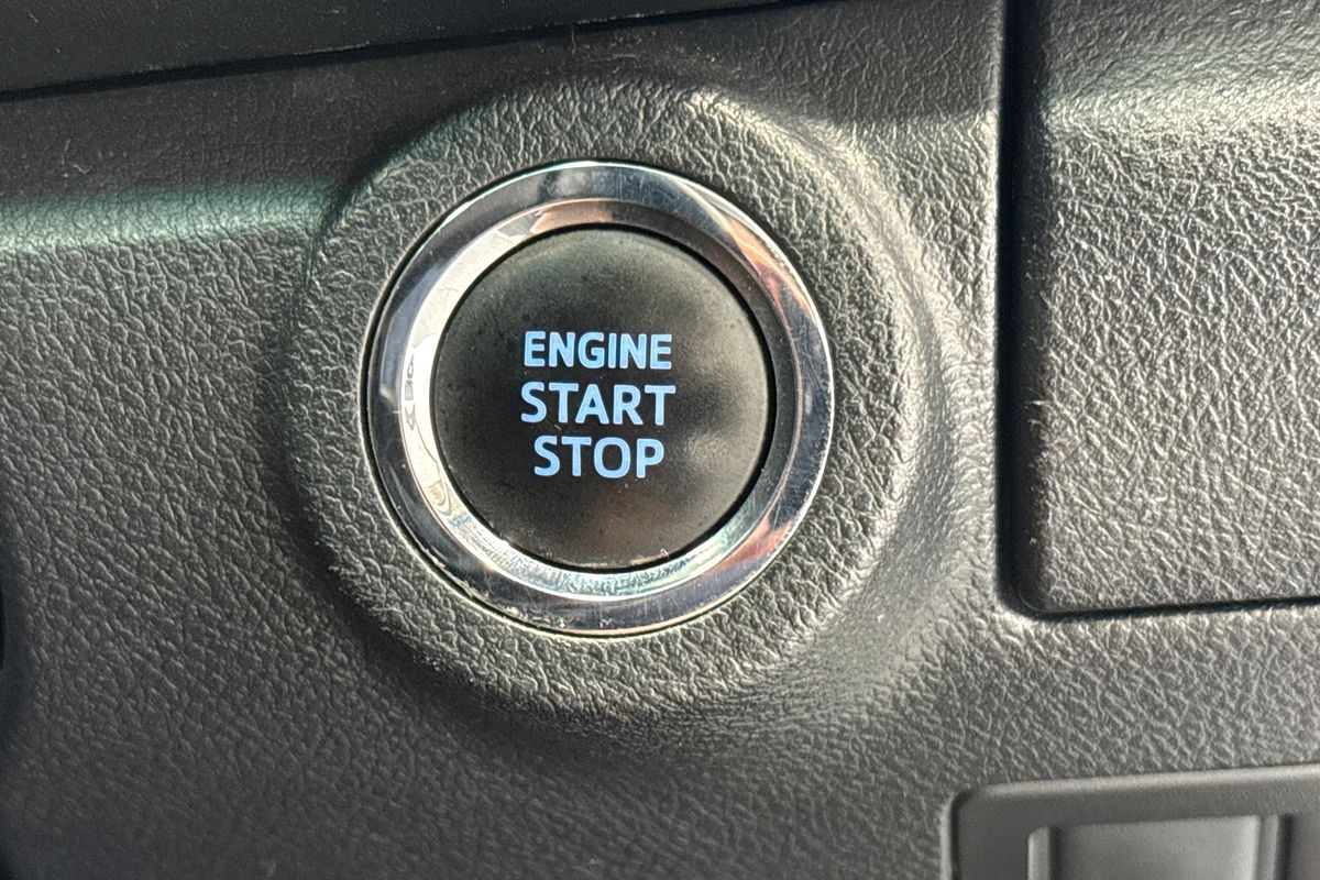 2019 Toyota Hilux SR5 GUN126R