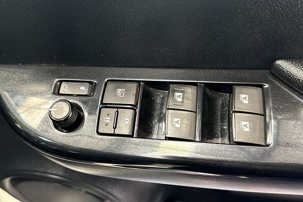 2019 Toyota Hilux SR5 GUN126R