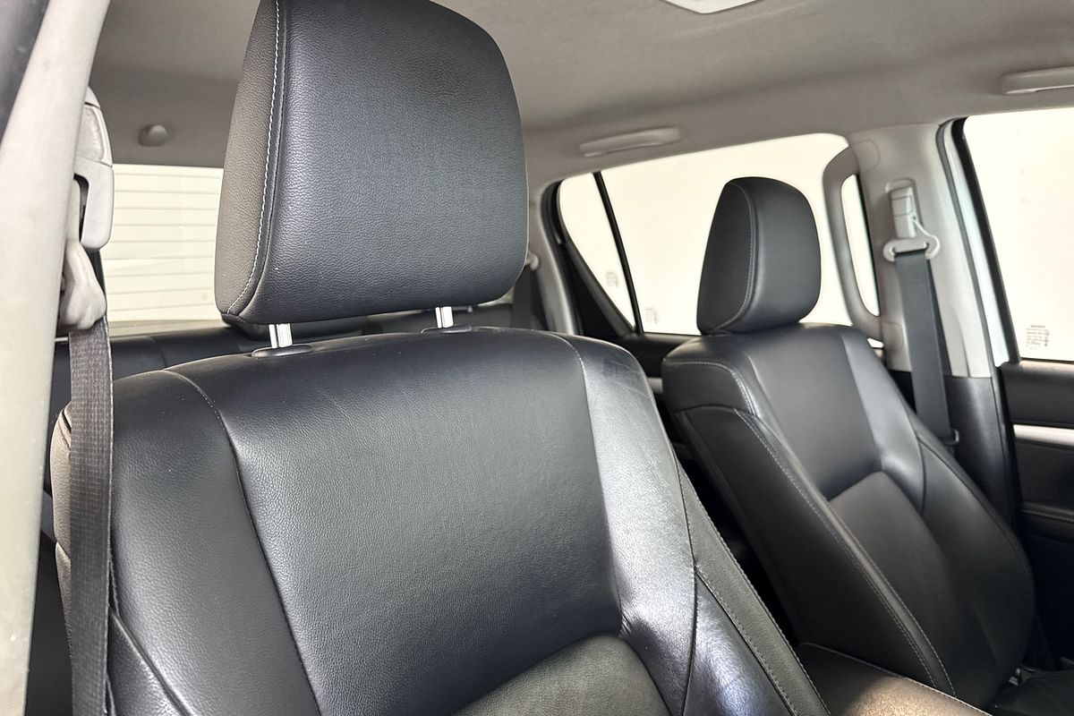 2019 Toyota Hilux SR5 GUN126R