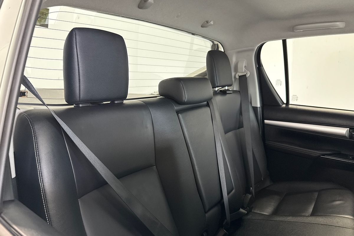 2019 Toyota Hilux SR5 GUN126R