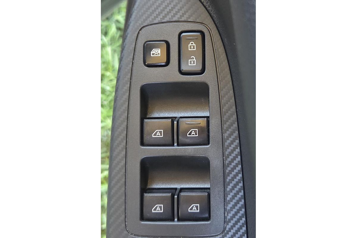 2023 Mitsubishi Eclipse Cross LS Black Edition YB