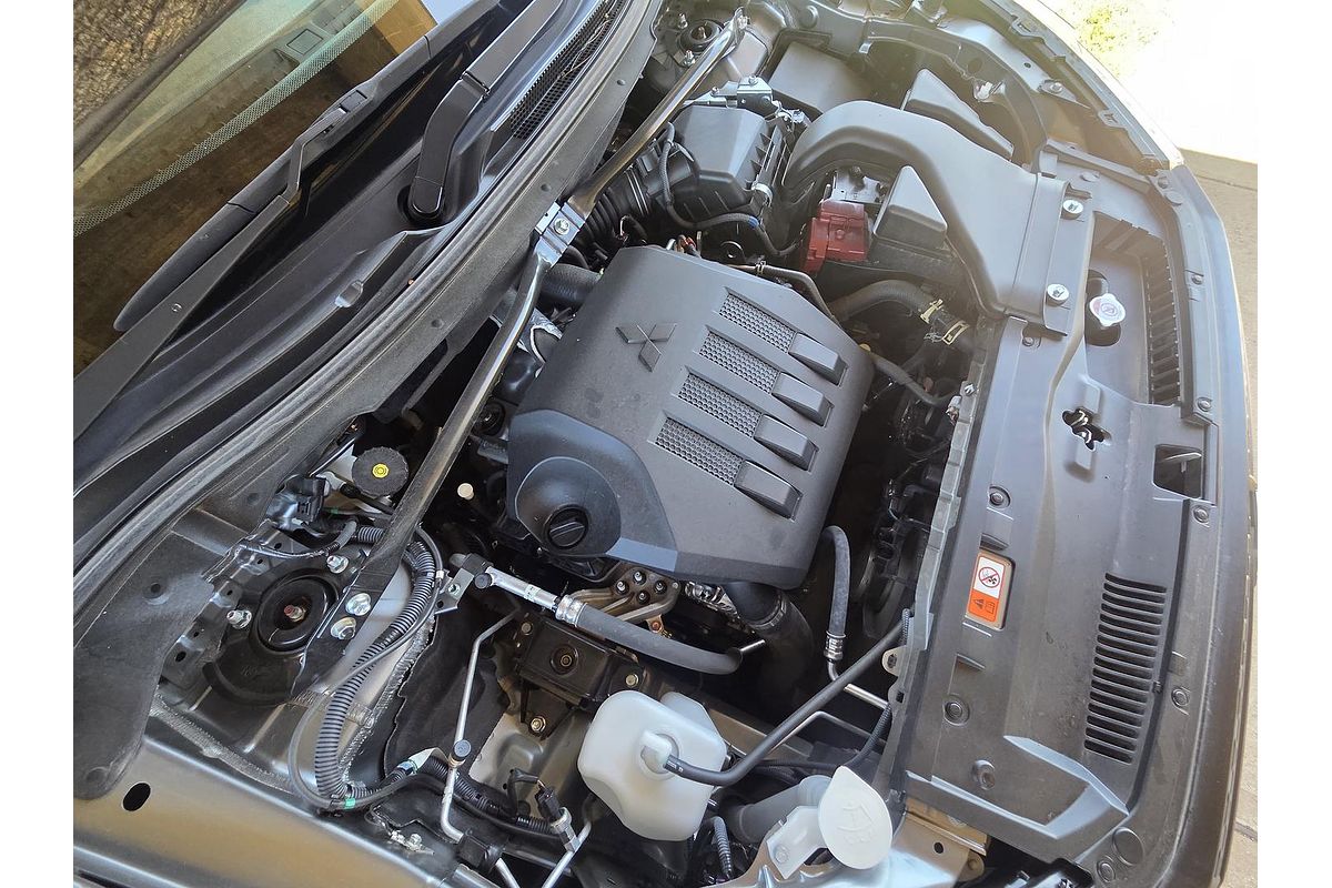 2023 Mitsubishi Eclipse Cross LS Black Edition YB