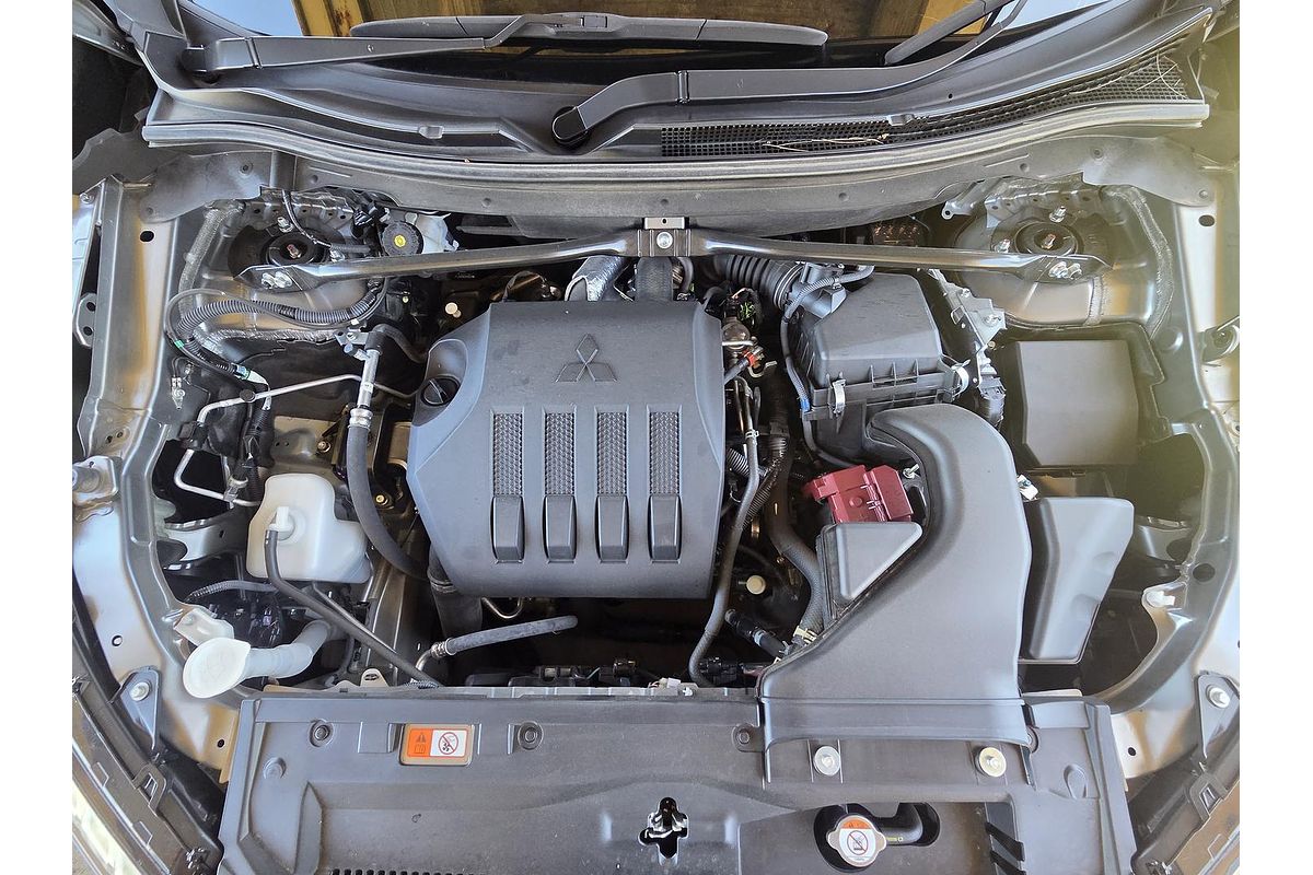 2023 Mitsubishi Eclipse Cross LS Black Edition YB