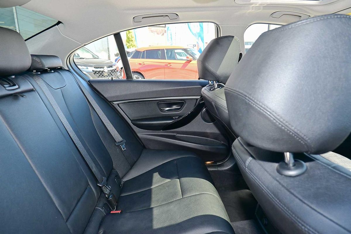 2014 BMW 3 Series 320i F30