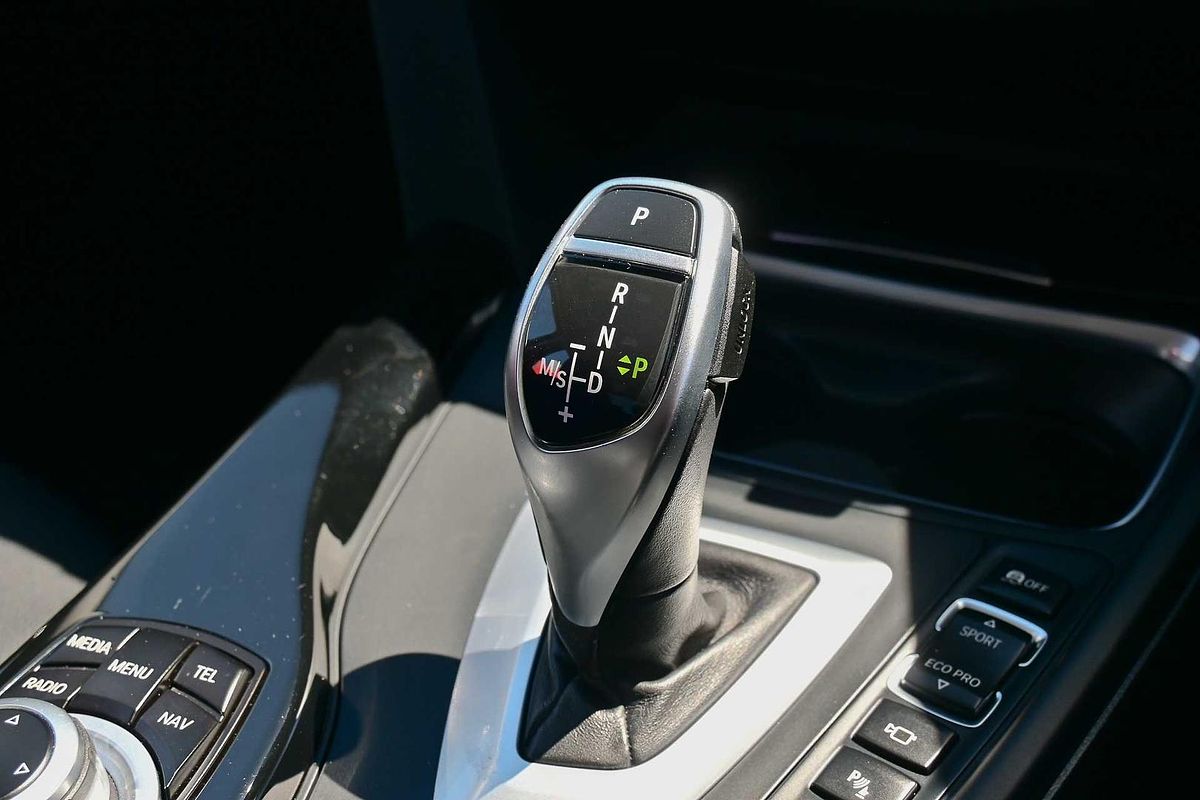 2014 BMW 3 Series 320i F30