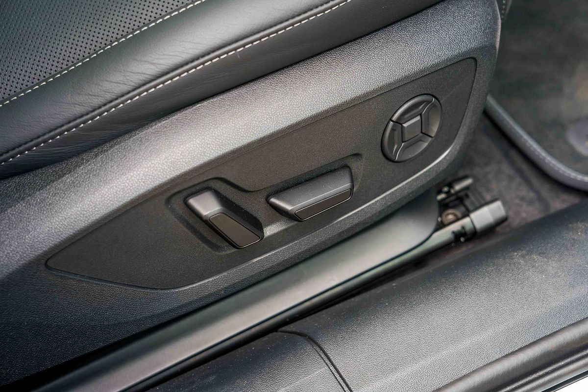 2025 Audi A5 e-hybrid S-Line B10