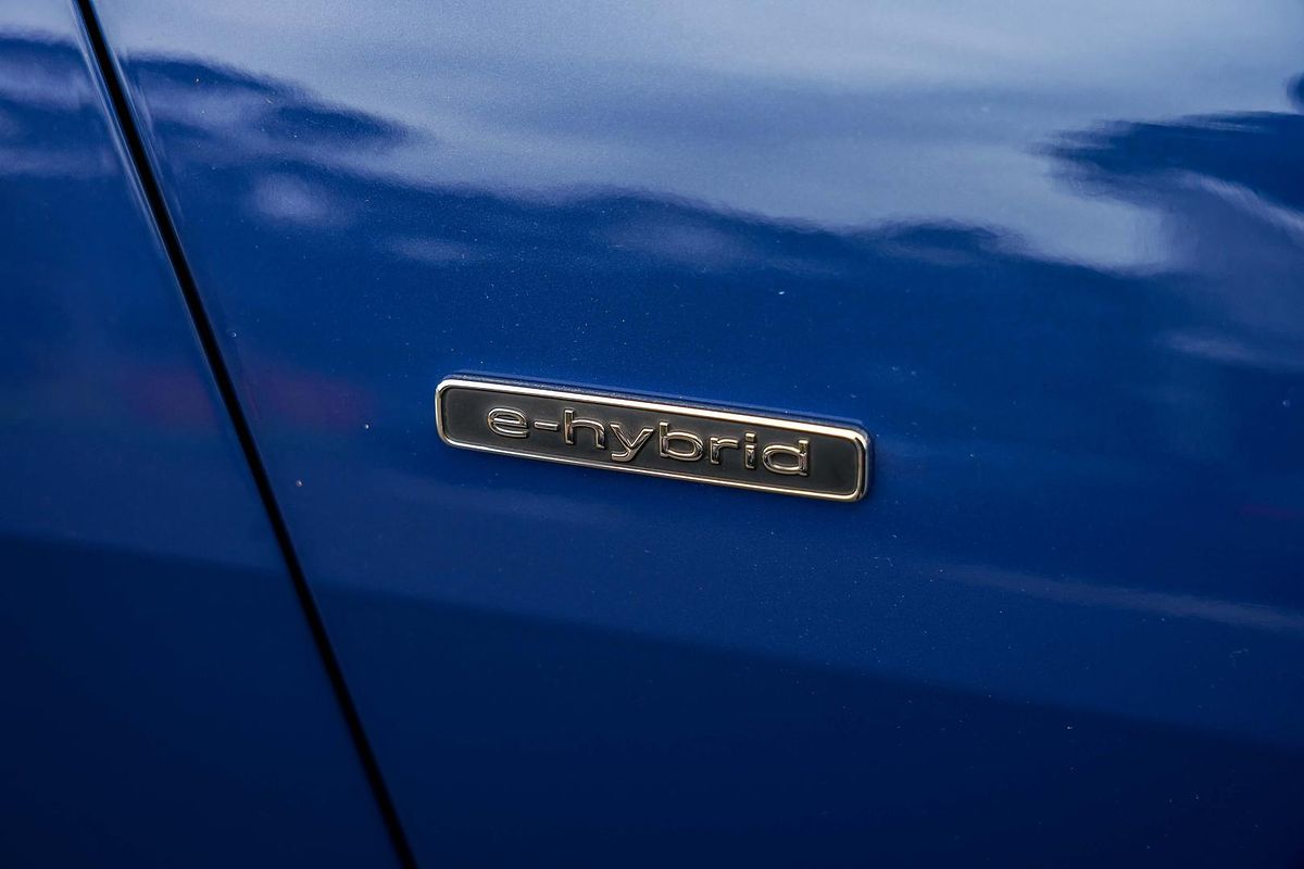 2025 Audi A5 e-hybrid S-Line B10