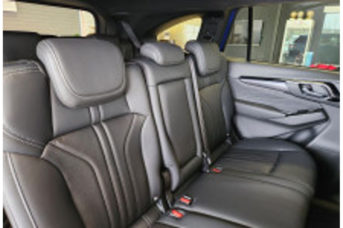 2025 Isuzu MU-X LS-T