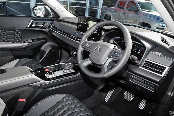 2025 Mitsubishi Outlander Exceed ZM