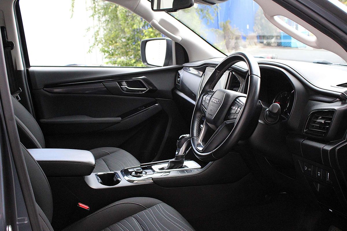 2023 Isuzu MU-X LS-U